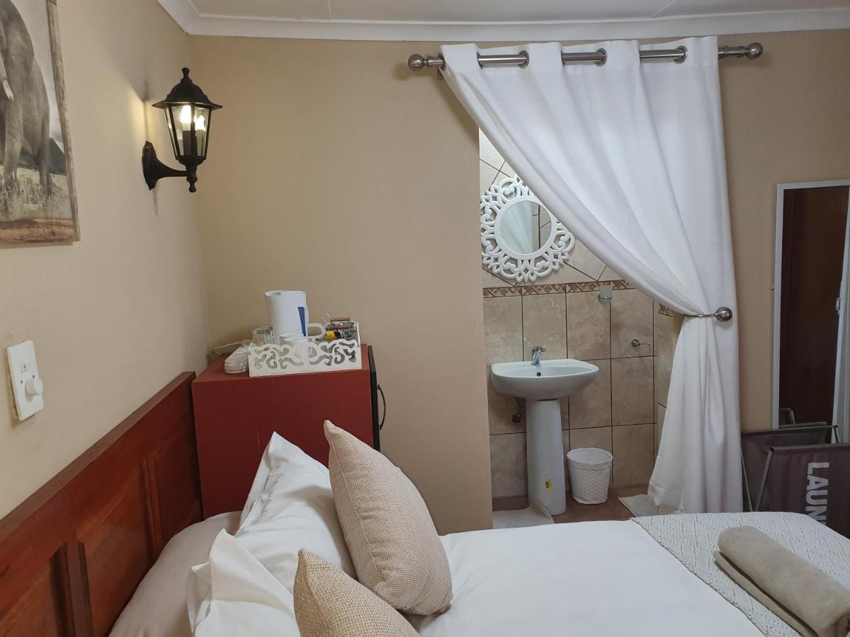 Lani'S Guest House - No Loadshedding 穆西纳 外观 照片